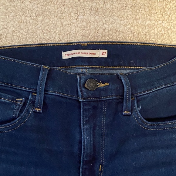 {Levi’s} Jeans - Picture 2 of 3